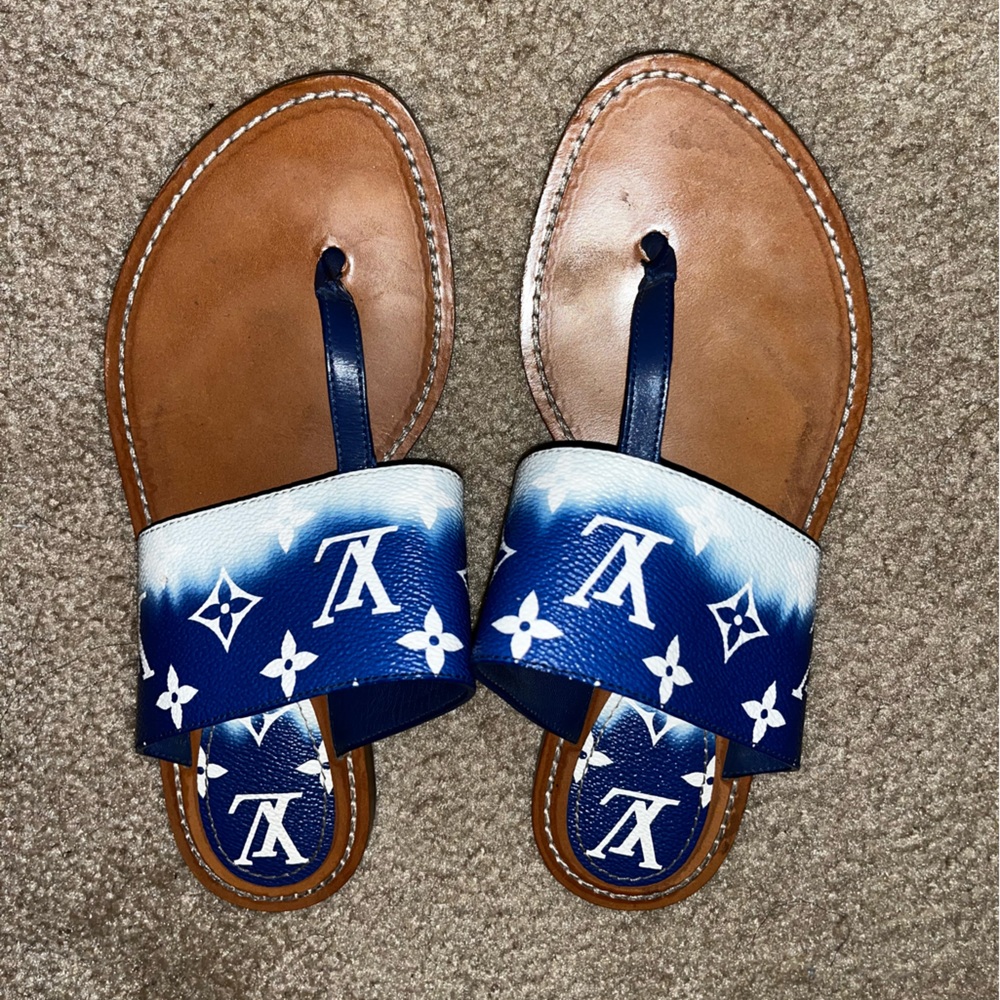 Authenic louis vuitton slides.Size 38.5